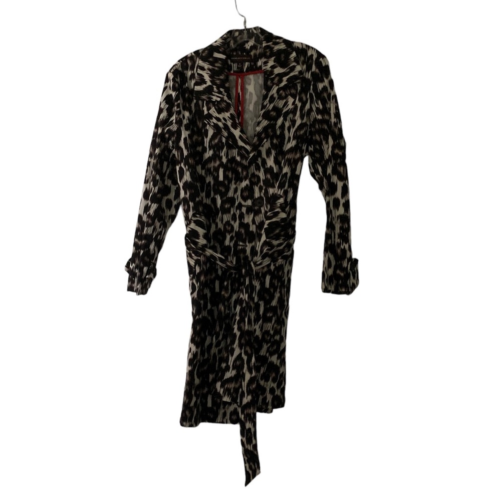 Dana Buchman 3/4 coat in soft fabric. Size small